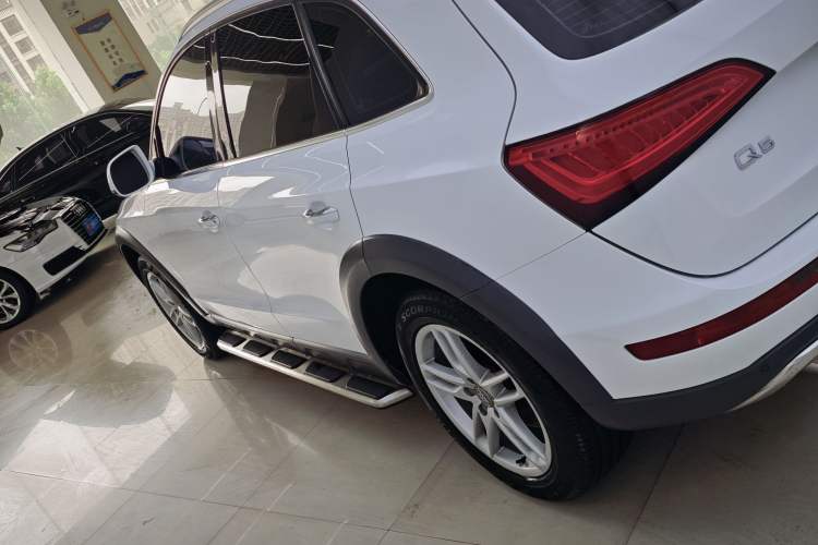Used Audi Q5 2017 Plus 40 TFSI Technology Model Exterior 3