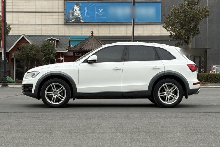 Used Audi Q5 2017 Plus 40 TFSI Technology Model Exterior 3