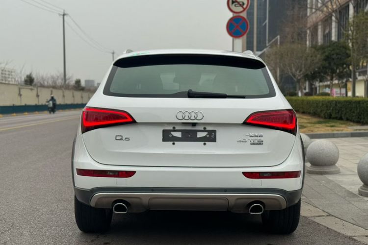 Used Audi Q5 2017 Plus 40 TFSI Technology Model Exterior 3