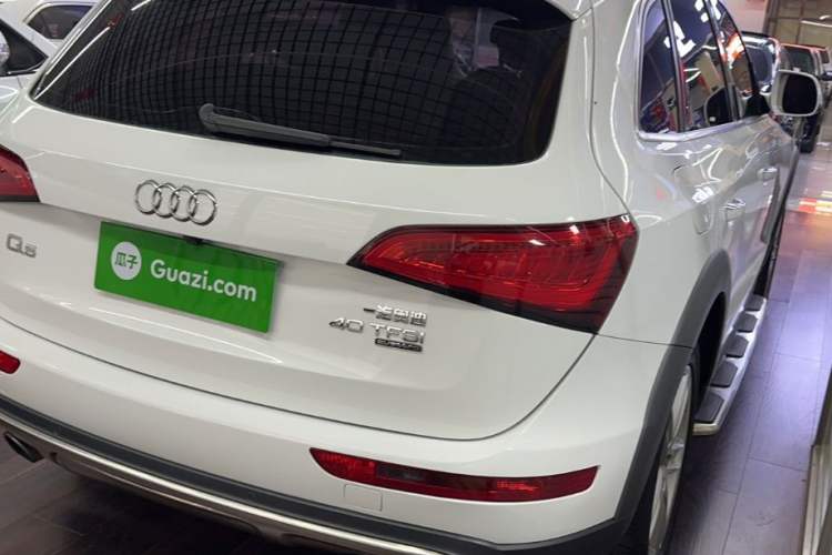 Used Audi Q5 2017 Plus 40 TFSI Technology Model Exterior 3