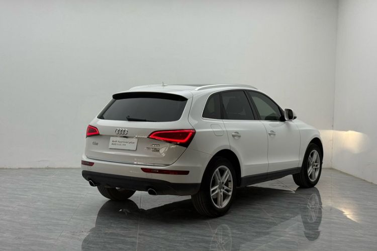 Used Audi Q5 2017 Plus 40 TFSI Comfort Model Exterior 4