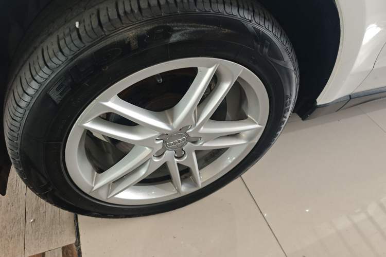 Used Audi Q5 2017 40 TFSI Technology Edition Exterior 4