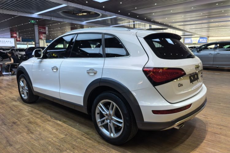 Used Audi Q5 2017 Plus 40 TFSI Technology Model Exterior 4