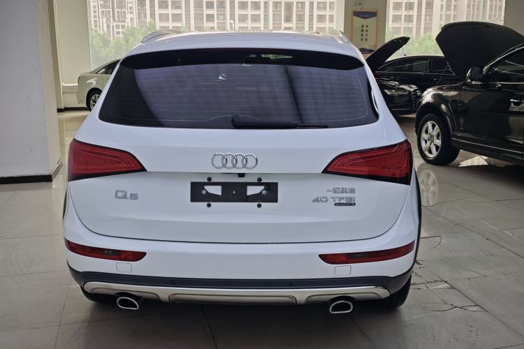 Used Audi Q5 2017 Plus 40 TFSI Technology Model Exterior 4