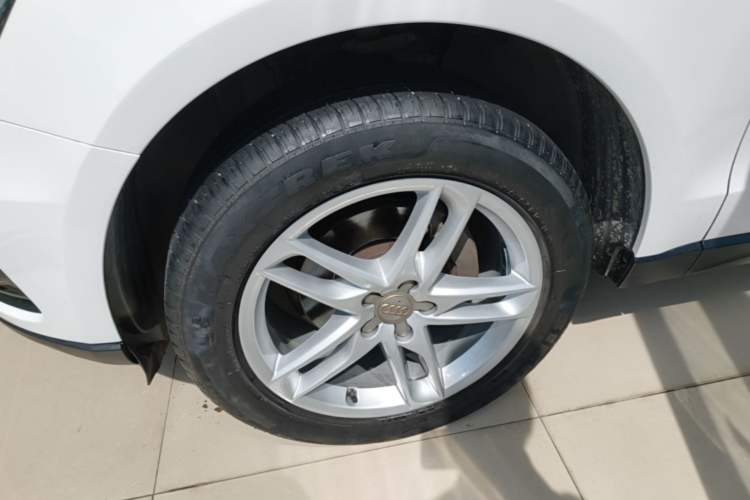 Used Audi Q5 2017 40 TFSI Technology Edition Exterior 4