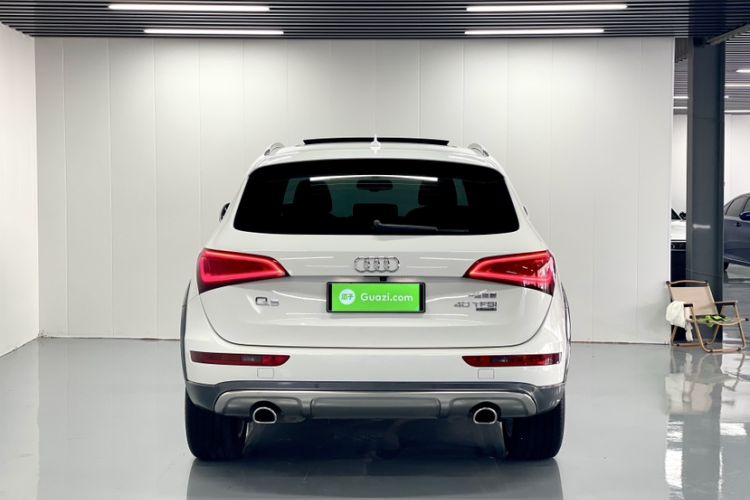 Used Audi Q5 2017 Plus 40 TFSI Technology Model Exterior 4