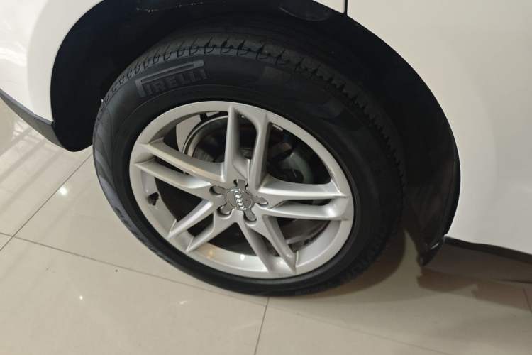 Used Audi Q5 2017 40 TFSI Technology Edition Exterior 5