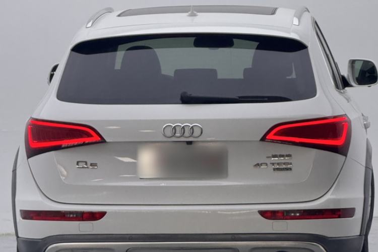 Used Audi Q5 2017 Plus 40 TFSI Comfort Model Exterior 5