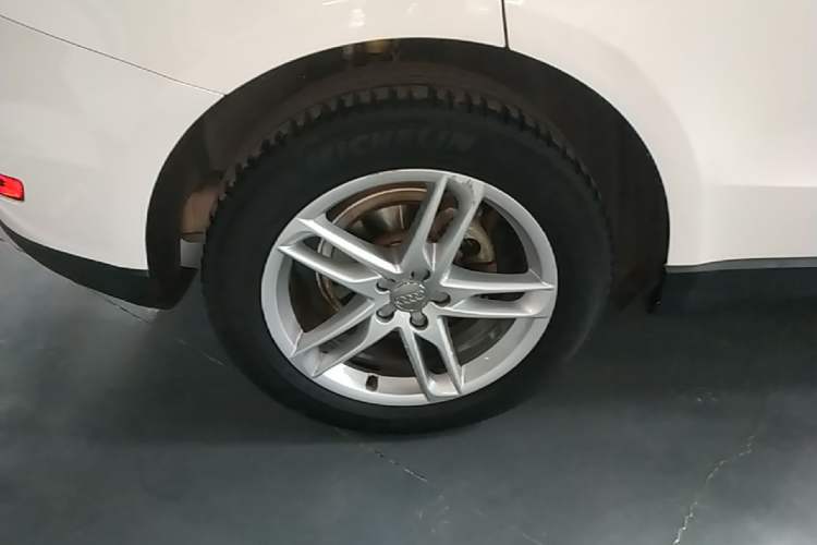 Used Audi Q5 2017 40 TFSI Technology Edition Exterior 5