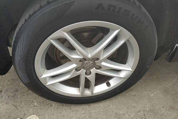 Used Audi Q5 2017 40 TFSI Comfort Model Exterior 5