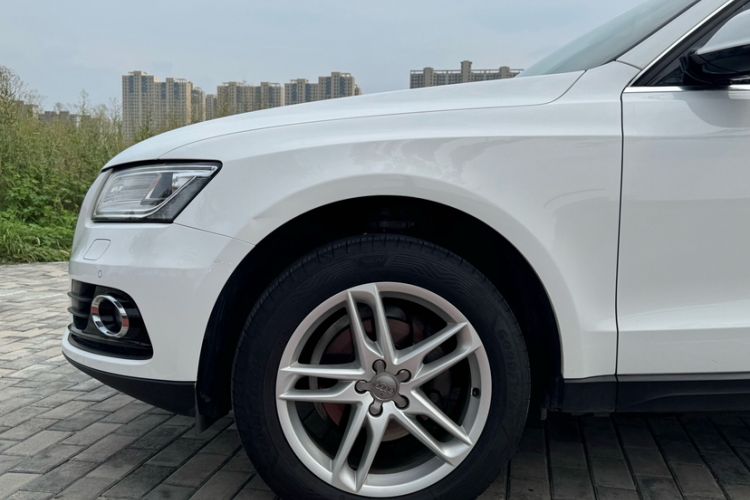 Used Audi Q5 2017 40 TFSI Comfort Model Exterior 6