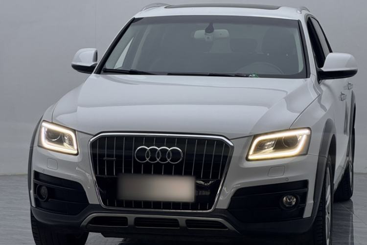 Used Audi Q5 2017 Plus 40 TFSI Comfort Model Exterior 6