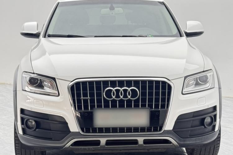 Used Audi Q5 2017 Plus 40 TFSI Comfort Model Exterior 7