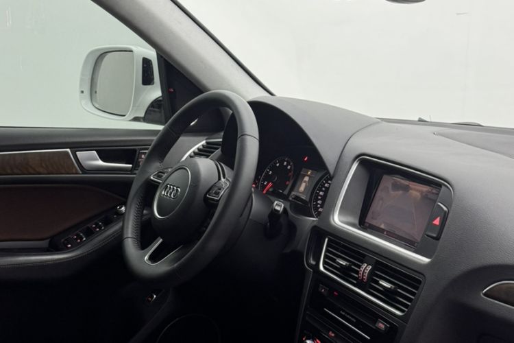 Used Audi Q5 2017 Plus 40 TFSI Comfort Model Exterior 8