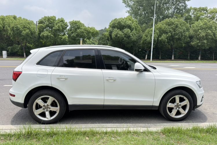 Used Audi Q5 2017 40 TFSI Ambition Edition Exterior 9