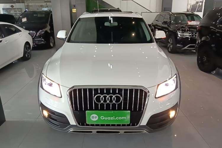 Used Audi Q5 2017 Plus 40 TFSI Technology Model Front