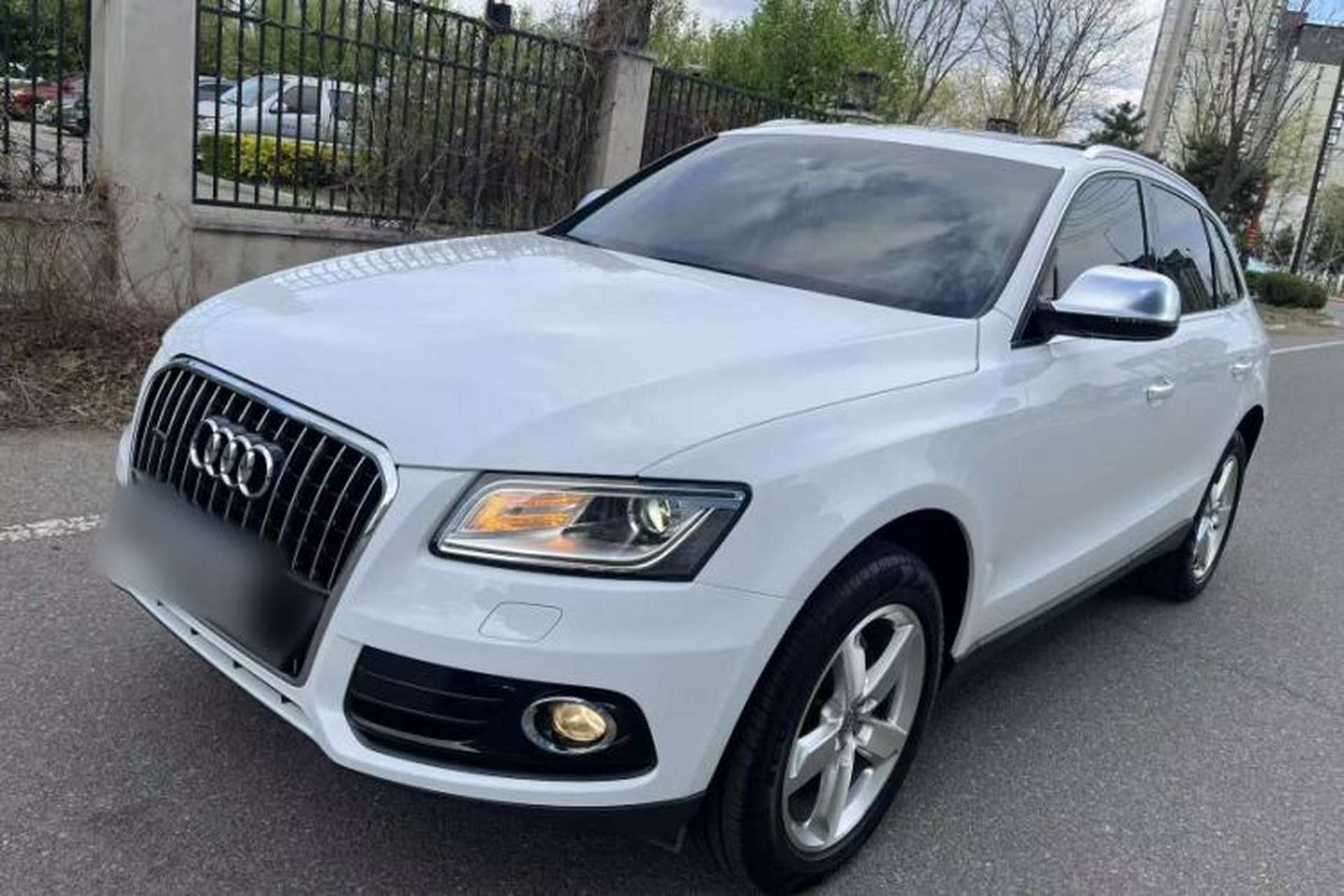 Used Audi Q5 2017 40 TFSI Ambition Edition Front Left 45 Deg