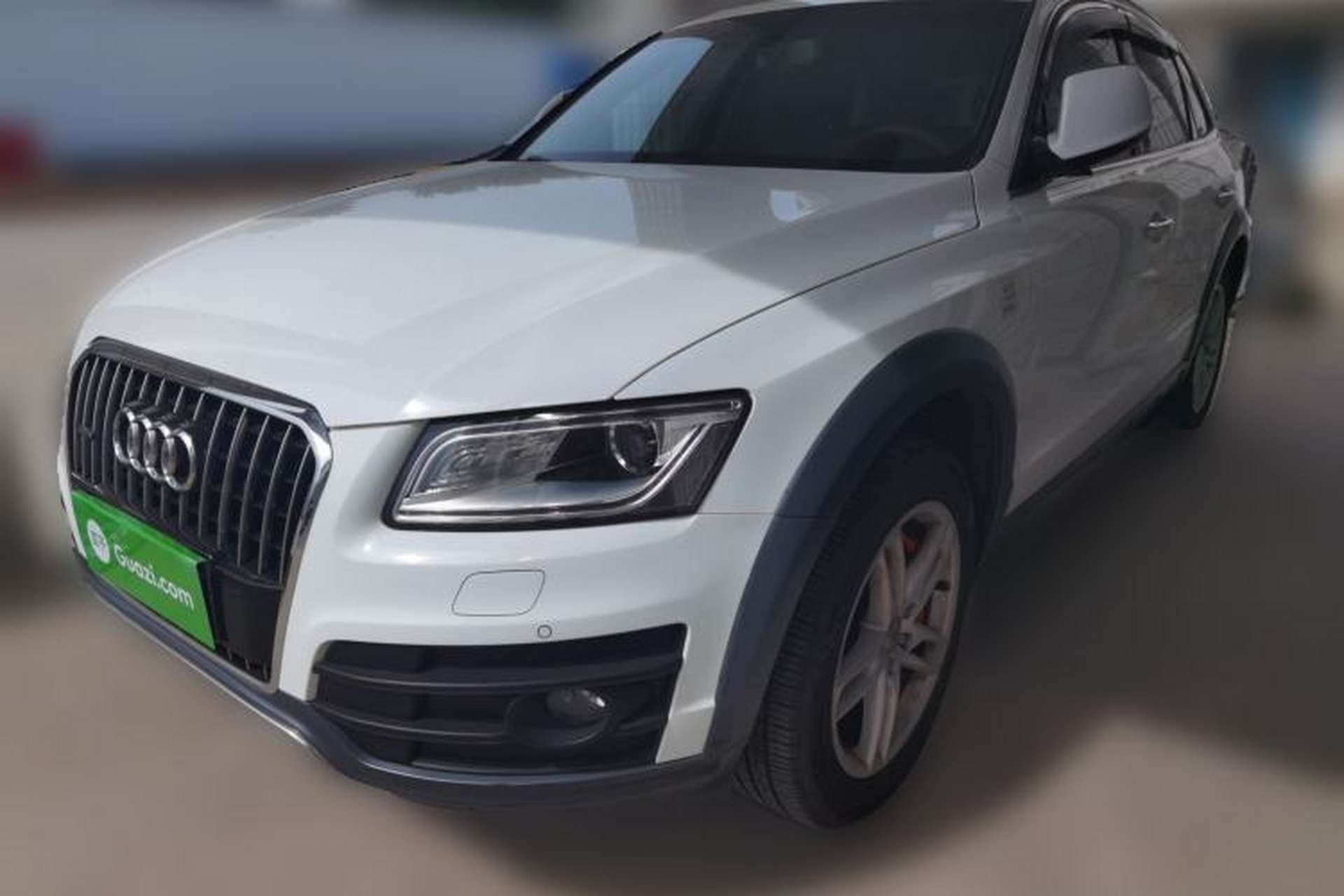 Used Audi Q5 2017 Plus 40 TFSI Comfort Model Front Left 45 Deg