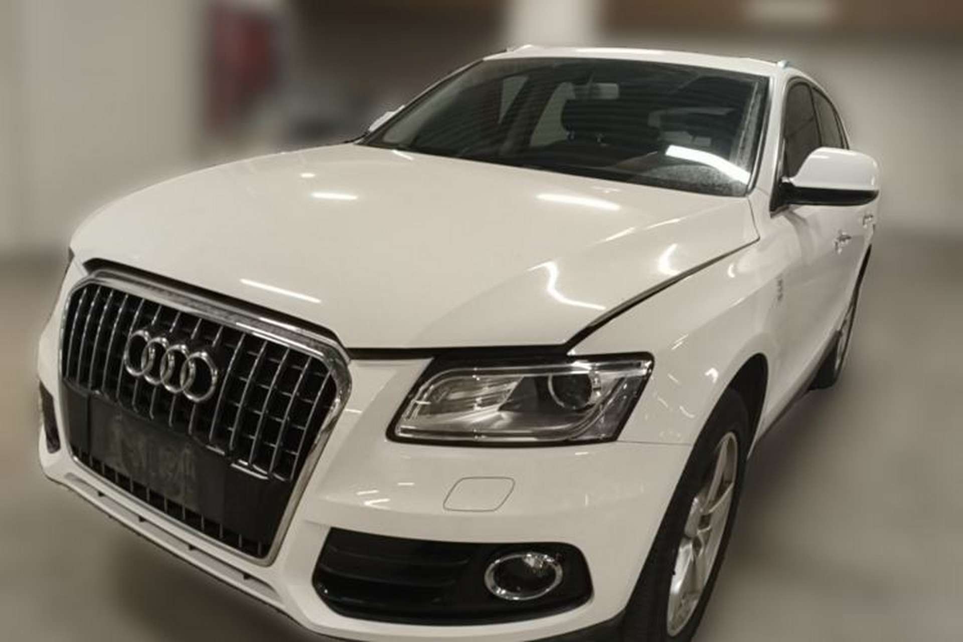 Used Audi Q5 2017 40 TFSI Ambition Edition Front Left 45 Deg