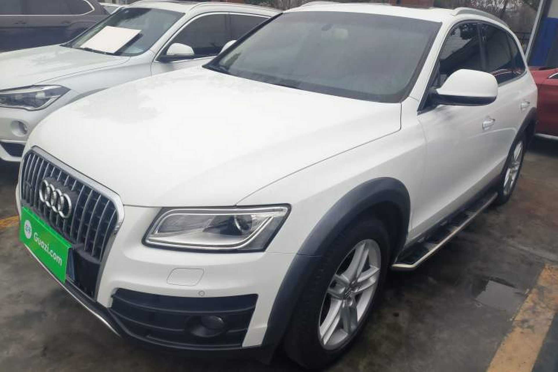 Used Audi Q5 2017 Plus 40 TFSI Technology Model Front Left 45 Deg