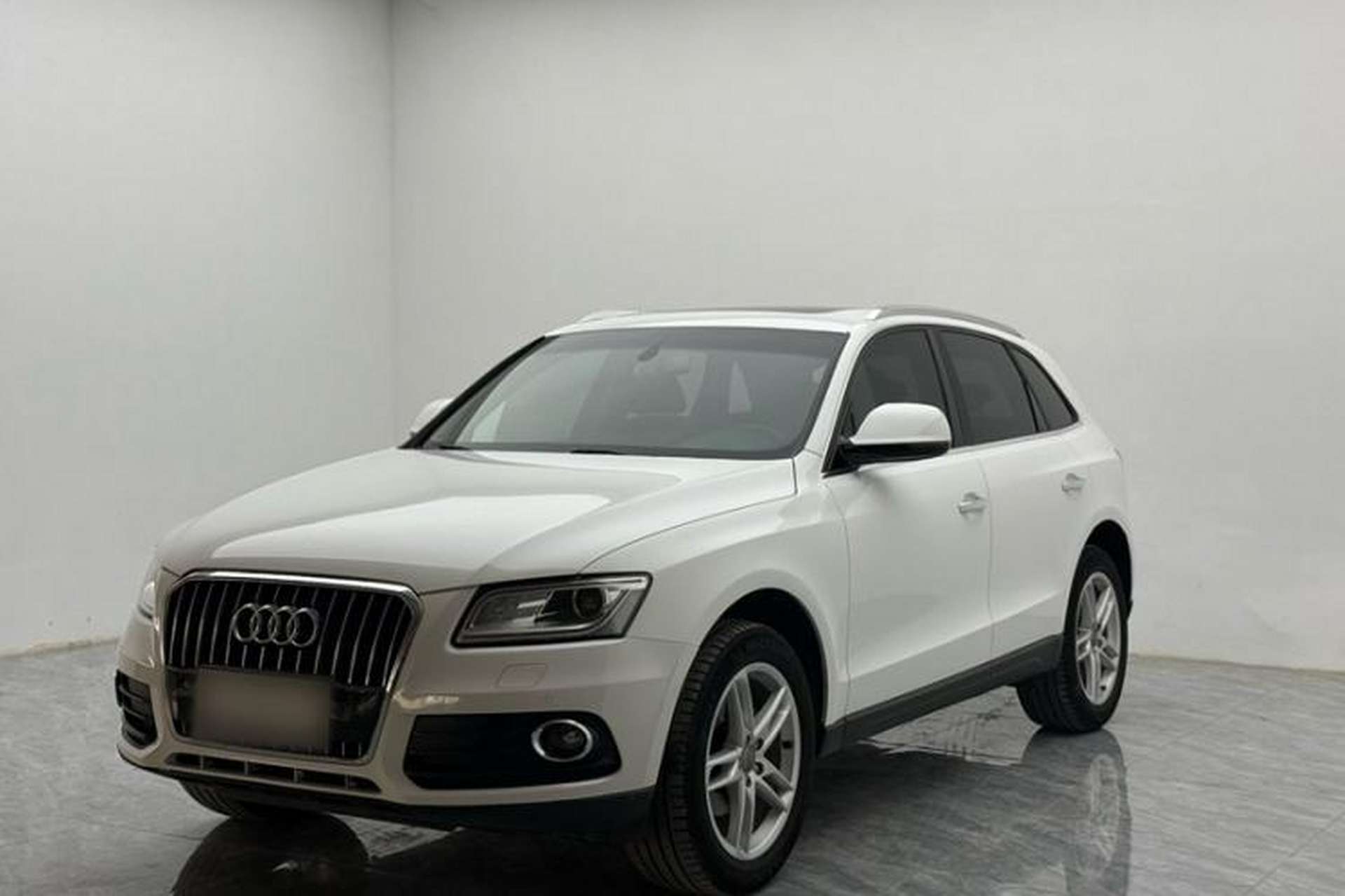 Used Audi Q5 2017 40 TFSI Technology Edition Front Left 45 Deg
