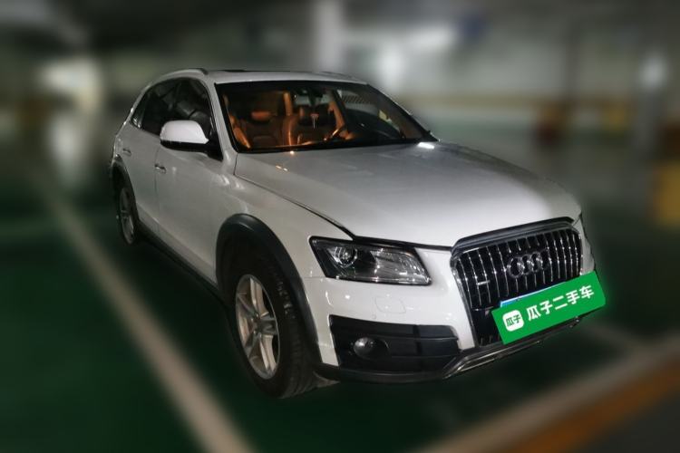 Used Audi Q5 2017 Plus 40 TFSI Technology Model Front Right 45 Deg