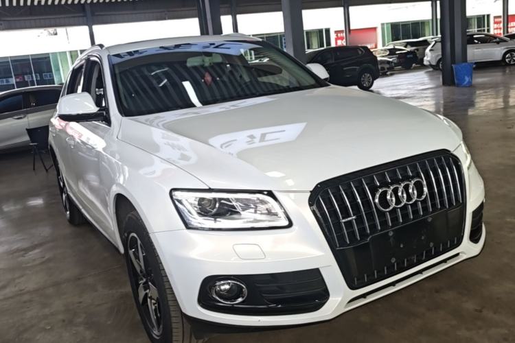 Used Audi Q5 2017 40 TFSI Ambition Edition Front Right 45 Deg