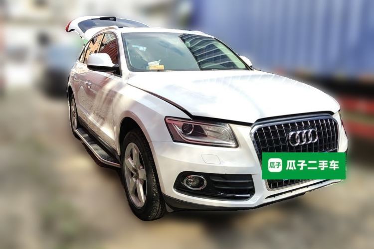 Used Audi Q5 2017 Plus 40 TFSI Ambition Model Front Right 45 Deg