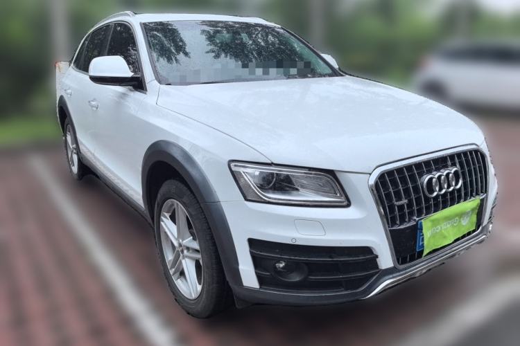Used Audi Q5 2017 Plus 40 TFSI Technology Model Front Right 45 Deg