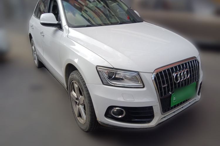 Used Audi Q5 2017 40 TFSI Ambition Edition Front Right 45 Deg