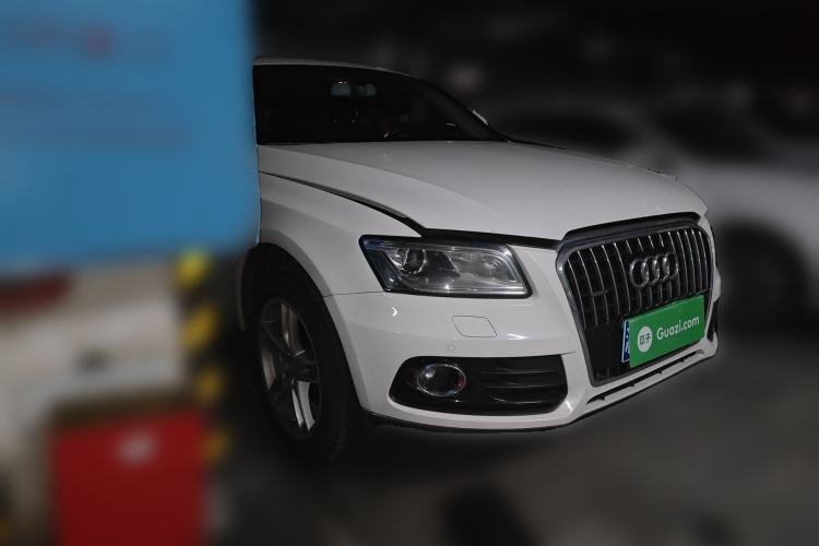 Used Audi Q5 2017 40 TFSI Technology Edition Front Right 45 Deg