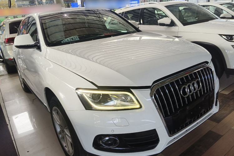 Used Audi Q5 2017 40 TFSI Technology Edition Front Right 45 Deg