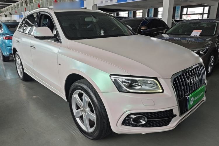 Used Audi Q5 2017 Plus 40 TFSI Technology Model Front Right 45 Deg