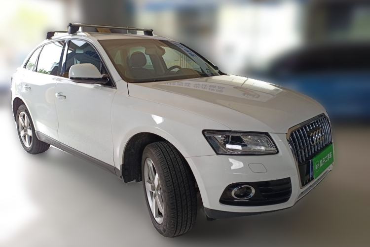 Used Audi Q5 2017 40 TFSI Ambition Edition Front Right 45 Deg