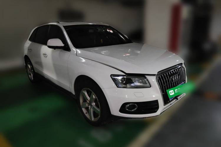 Used Audi Q5 2017 40 TFSI Ambition Edition Front Right 45 Deg