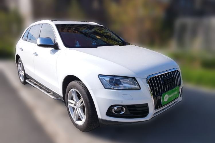 Used Audi Q5 2017 40 TFSI Technology Edition Front Right 45 Deg