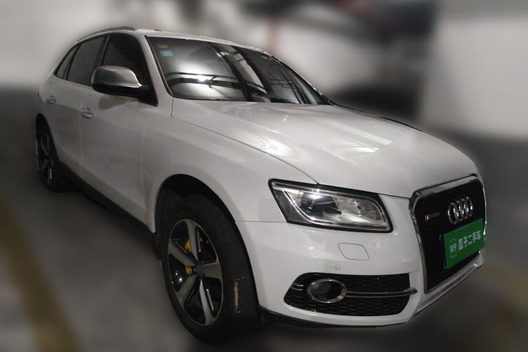 Used Audi Q5 2017 40 TFSI Ambition Edition Front Right 45 Deg