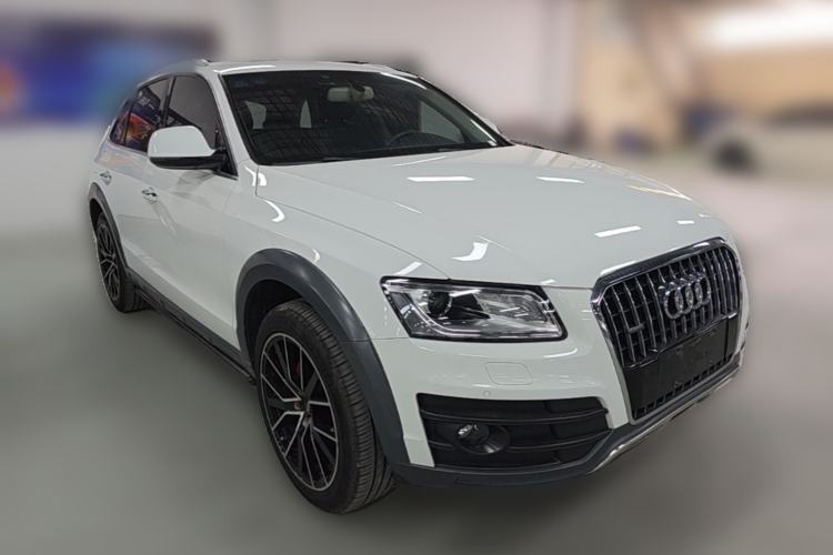 Used Audi Q5 2017 40 TFSI Technology Edition Front Right 45 Deg