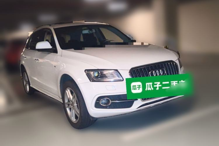 Used Audi Q5 2017 Plus 40 TFSI Ambition Model Front Right 45 Deg