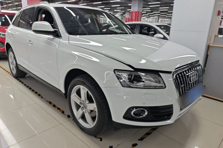 Used Audi Q5 2017 40 TFSI Ambition Edition Front Right 45 Deg