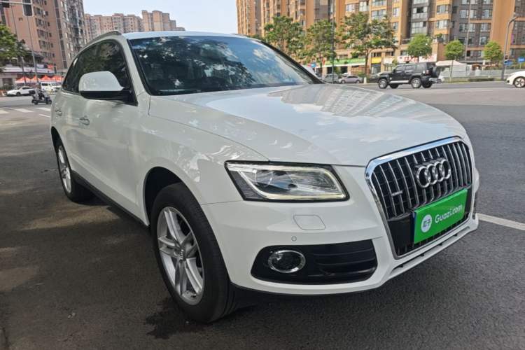 Used Audi Q5 2017 40 TFSI Technology Edition Front Right 45 Deg