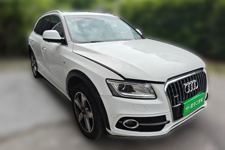 Used Audi Q5 2017 Plus 40 TFSI Ambition Model Front Right 45 Deg
