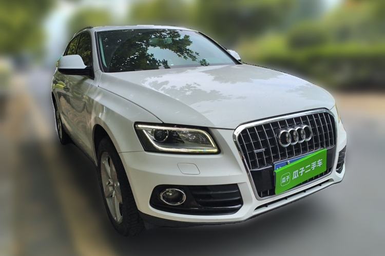 Used Audi Q5 2017 40 TFSI Ambition Edition Front Right 45 Deg