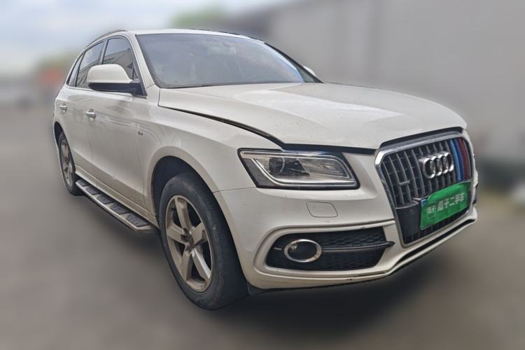 Used Audi Q5 2017 Plus 40 TFSI Ambition Model Front Right 45 Deg