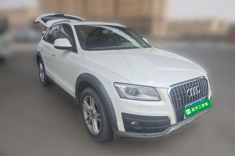 Used Audi Q5 2017 Plus 40 TFSI Technology Model Front Right 45 Deg