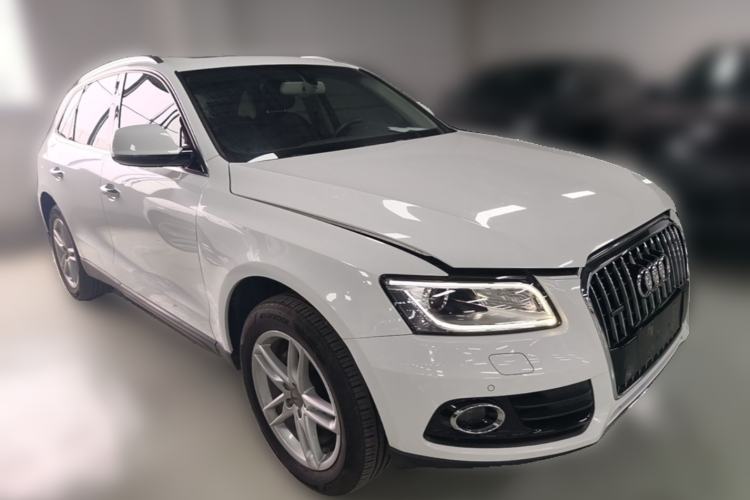 Used Audi Q5 2017 40 TFSI Technology Edition Front Right 45 Deg