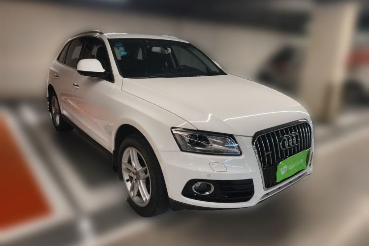 Used Audi Q5 2017 40 TFSI Technology Edition Front Right 45 Deg