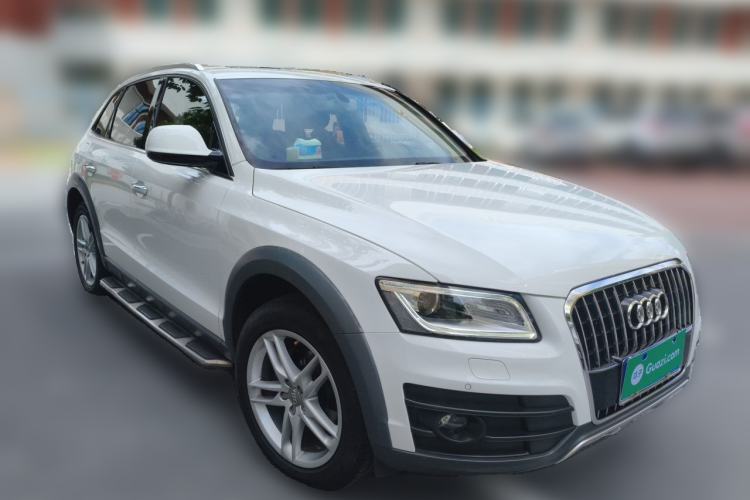 Used Audi Q5 2017 Plus 40 TFSI Technology Model Front Right 45 Deg