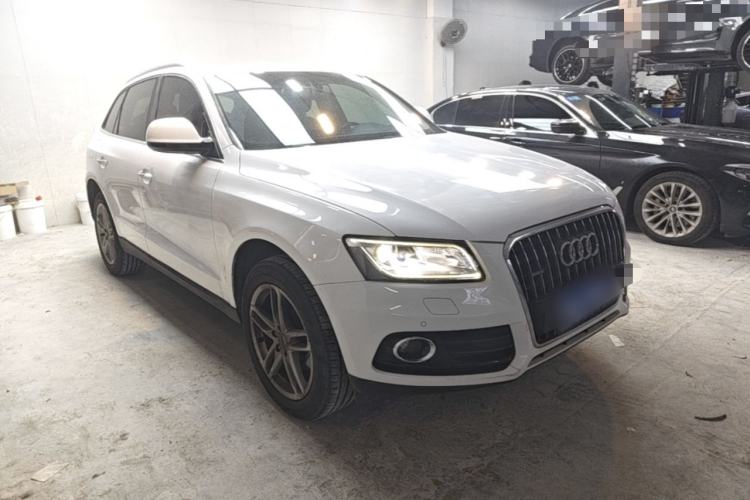 Used Audi Q5 2017 40 TFSI Technology Edition Front Right 45 Deg