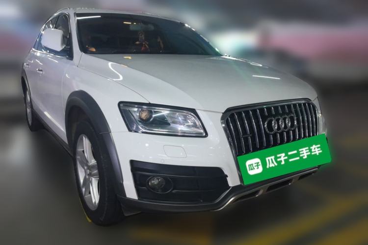 Used Audi Q5 2017 Plus 40 TFSI Technology Model Front Right 45 Deg